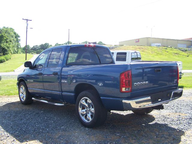 Dodge Ram 1500 Ext WT Pickup Truck