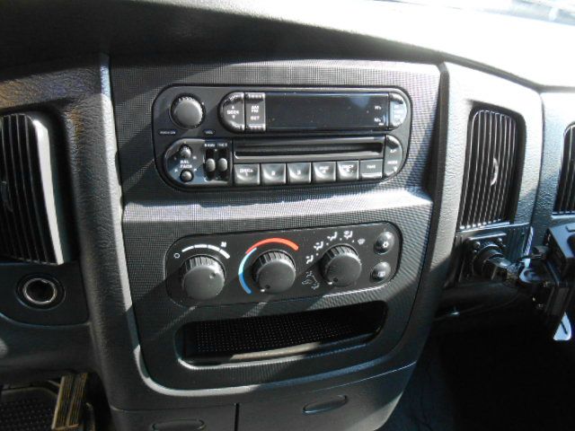 Dodge Ram 1500 2003 photo 13