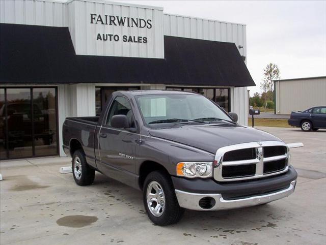 Dodge Ram 1500 Sahara 4X4 Pickup