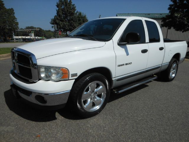 Dodge Ram 1500 Ext WT Pickup Truck