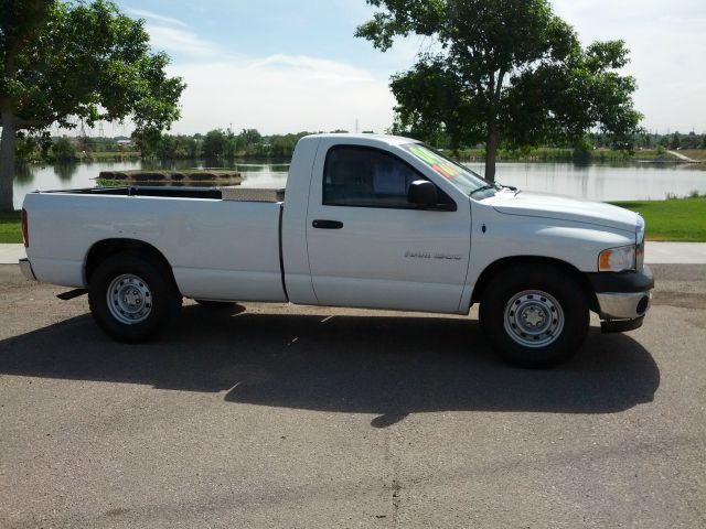 Dodge Ram 1500 2004 photo 2