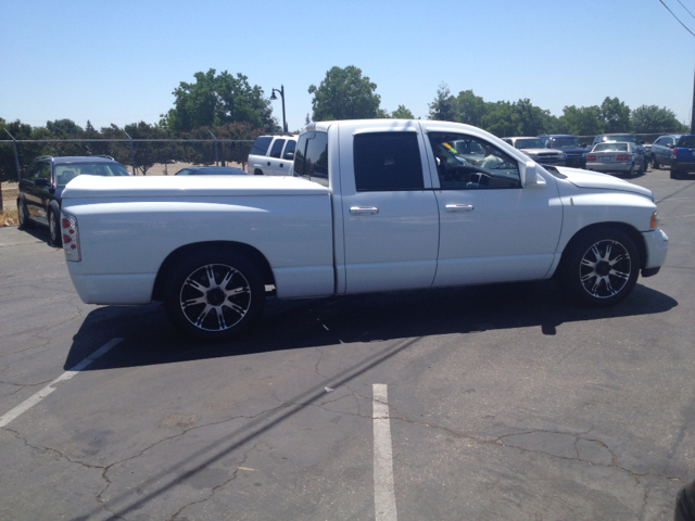 Dodge Ram 1500 2004 photo 2