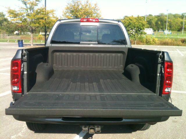 Dodge Ram 1500 2004 photo 3