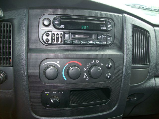 Dodge Ram 1500 2004 photo 19