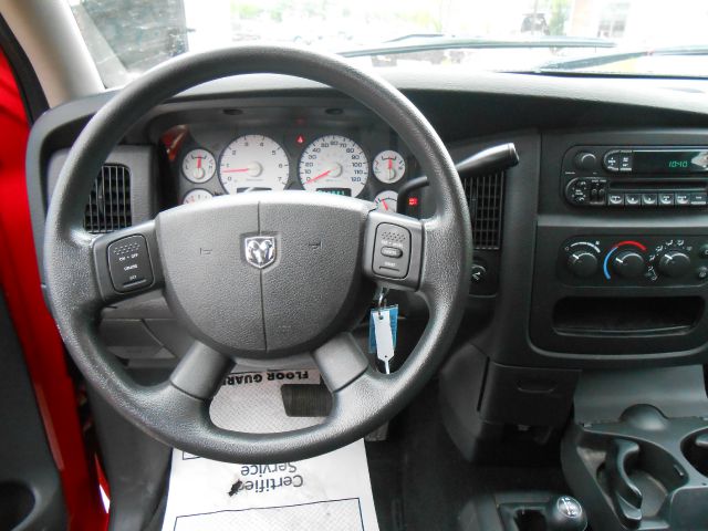 Dodge Ram 1500 2004 photo 3