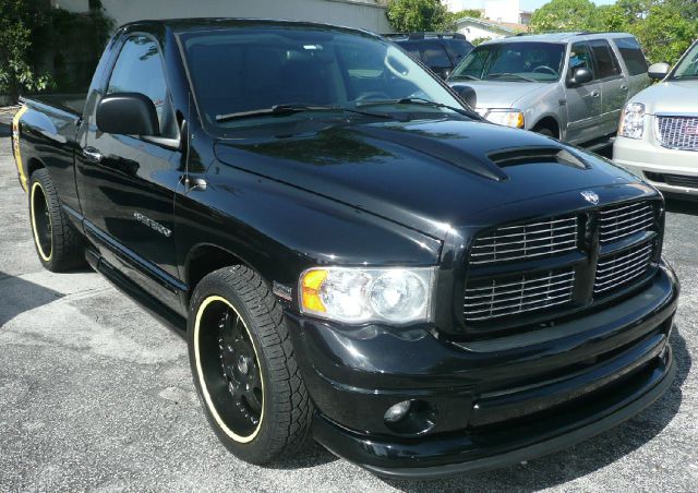 Dodge Ram 1500 2004 photo 1