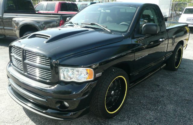 Dodge Ram 1500 2004 photo 2