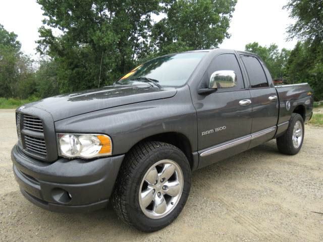 Dodge Ram 1500 Ext WT Pickup Truck