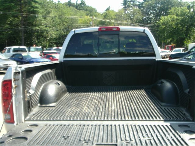 Dodge Ram 1500 2004 photo 4