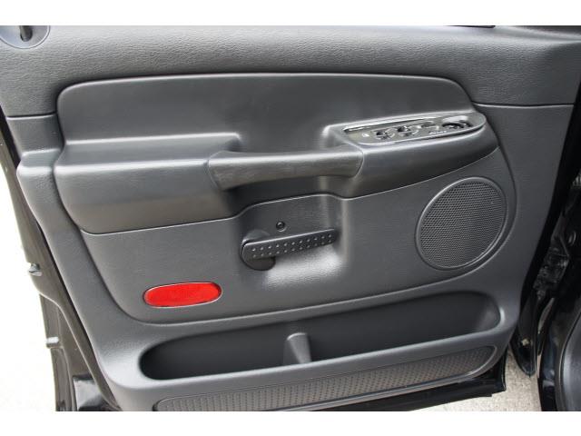 Dodge Ram 1500 2004 photo 2