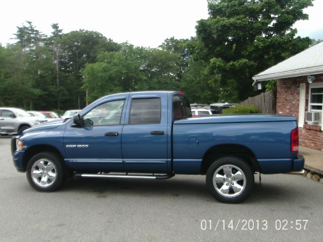 Dodge Ram 1500 2004 photo 2