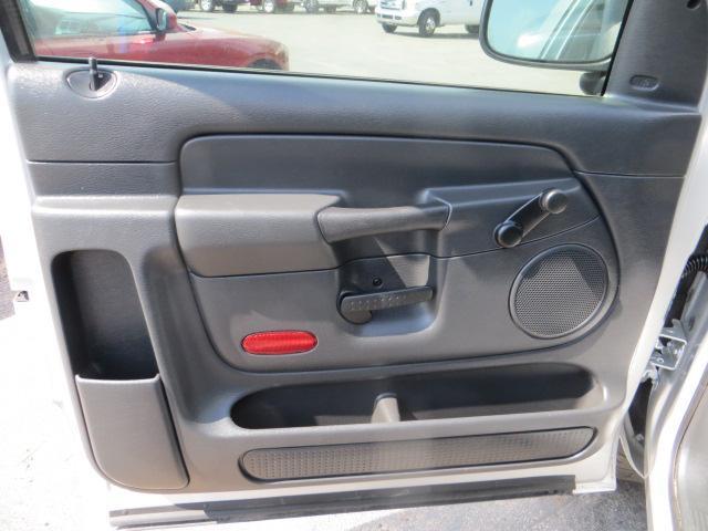 Dodge Ram 1500 2004 photo 3