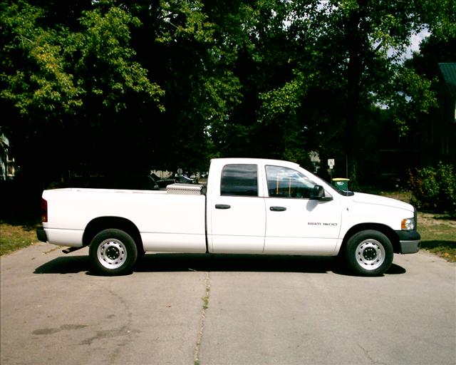 Dodge Ram 1500 2004 photo 2