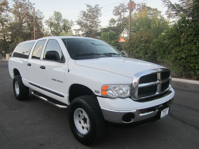 Dodge Ram 1500 4dr 4WD EXT LS 4x4 SUV Pickup Truck