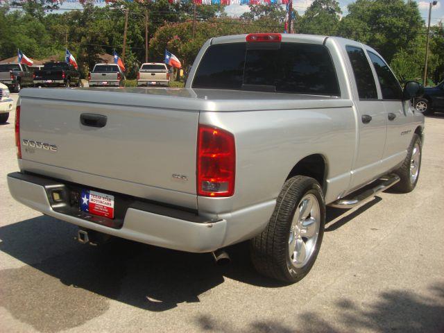 Dodge Ram 1500 2004 photo 2