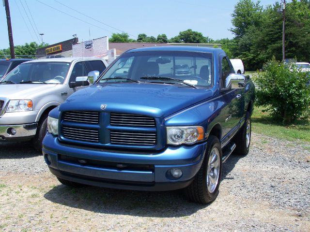 Dodge Ram 1500 2004 photo 2