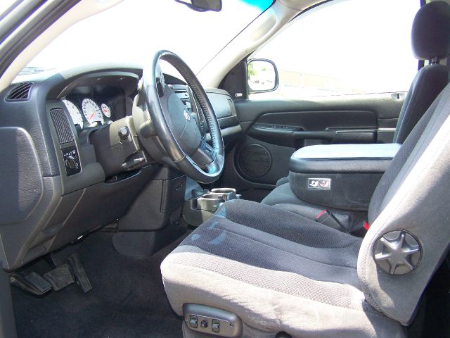 Dodge Ram 1500 2004 photo 4