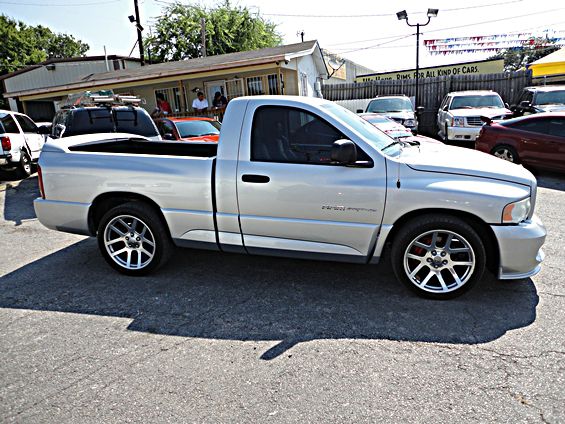 Dodge Ram 1500 2004 photo 1