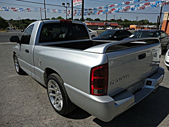 Dodge Ram 1500 2004 photo 2