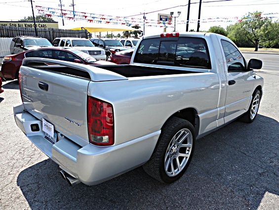 Dodge Ram 1500 2004 photo 3