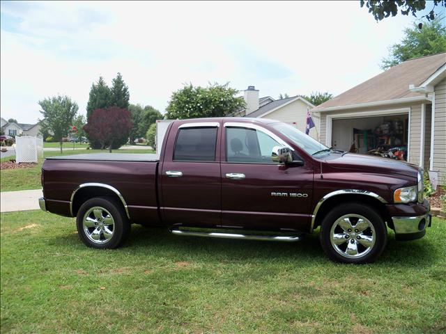 Dodge Ram 1500 2004 photo 2