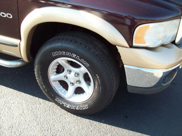 Dodge Ram 1500 2004 photo 3