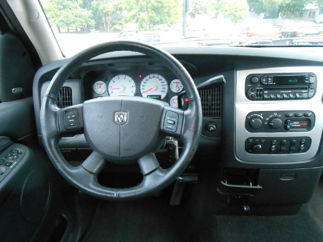 Dodge Ram 1500 4d Wagon AWD Pickup Truck