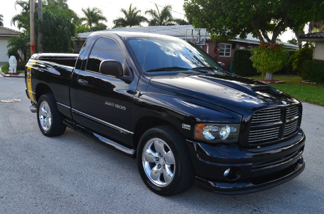 Dodge Ram 1500 2004 photo 3