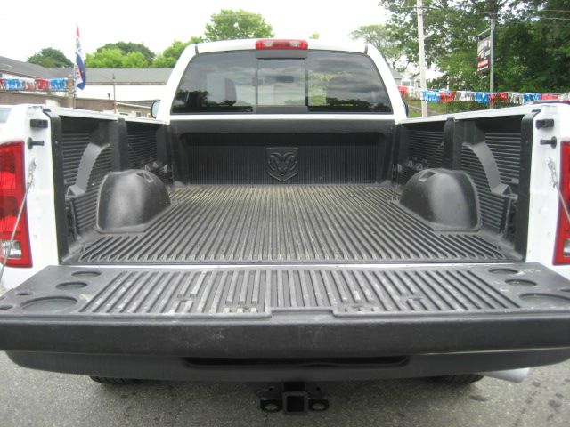 Dodge Ram 1500 2004 photo 2