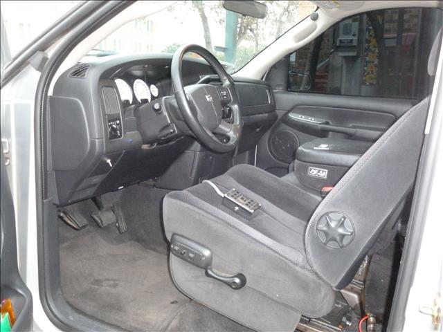 Dodge Ram 1500 2004 photo 3