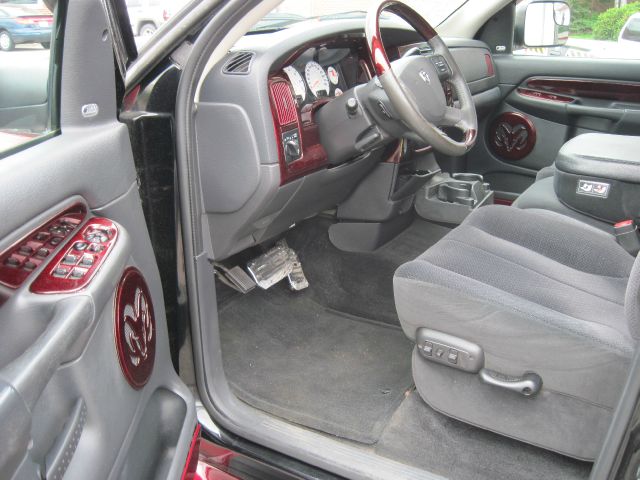 Dodge Ram 1500 2004 photo 3