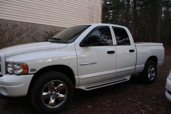 Dodge Ram 1500 SLT Pickup Truck