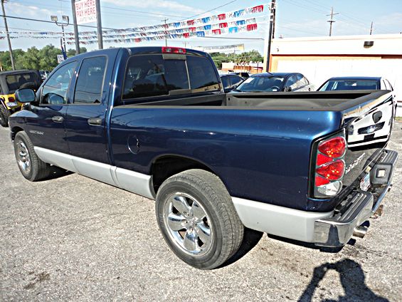 Dodge Ram 1500 LS ES Pickup Truck