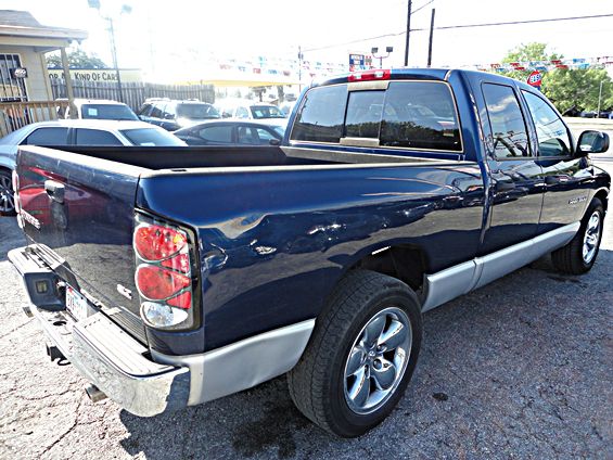 Dodge Ram 1500 2004 photo 2