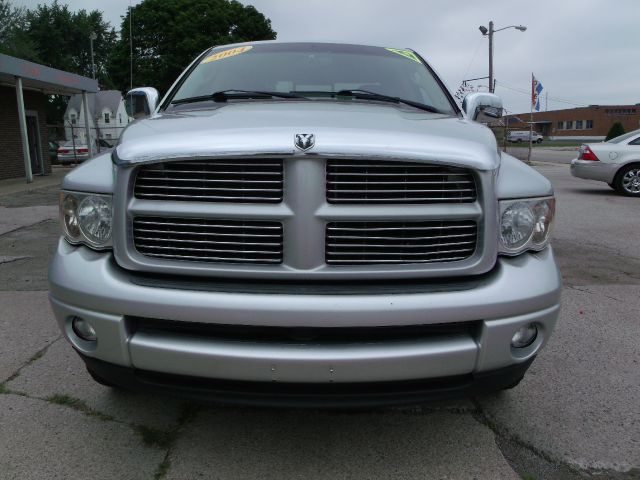 Dodge Ram 1500 2004 photo 2