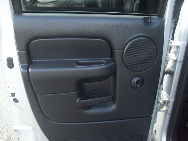 Dodge Ram 1500 2004 photo 2