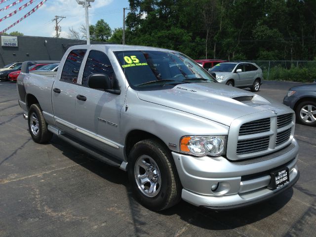 Dodge Ram 1500 2005 photo 3