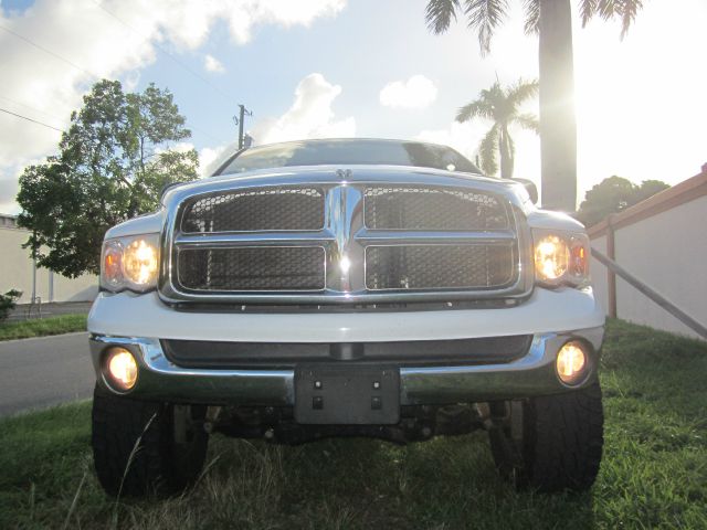 Dodge Ram 1500 Ext WT Pickup Truck