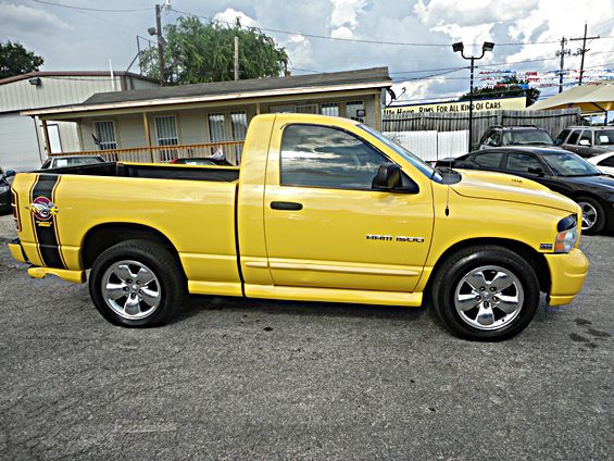 Dodge Ram 1500 2005 photo 2