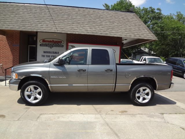 Dodge Ram 1500 Ext WT Pickup Truck