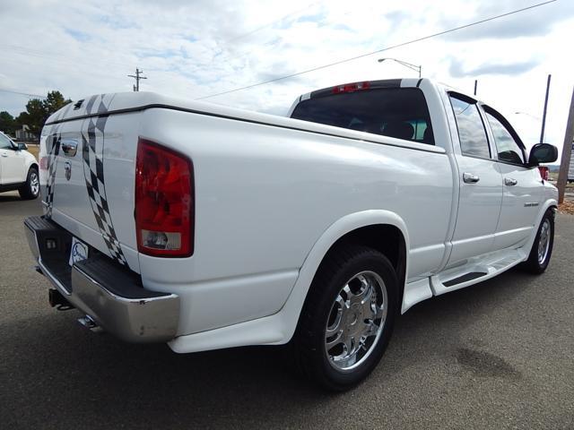 Dodge Ram 1500 2005 photo 2