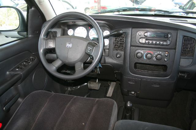 Dodge Ram 1500 2005 photo 2