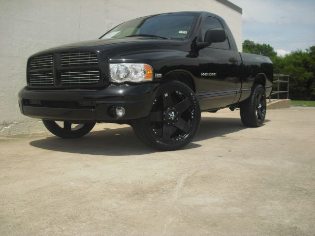 Dodge Ram 1500 2005 photo 2