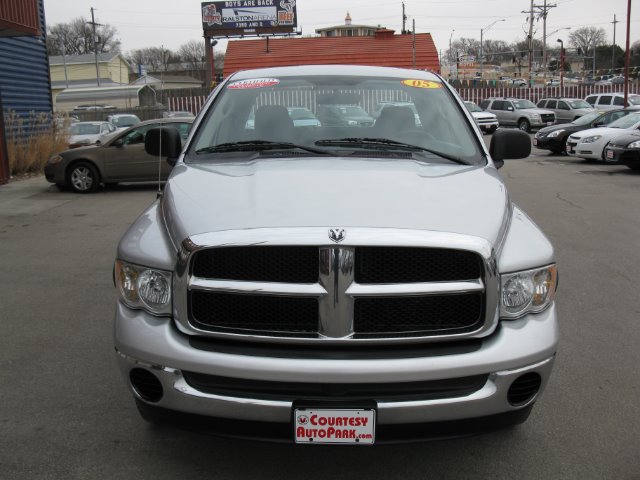 Dodge Ram 1500 2005 photo 2