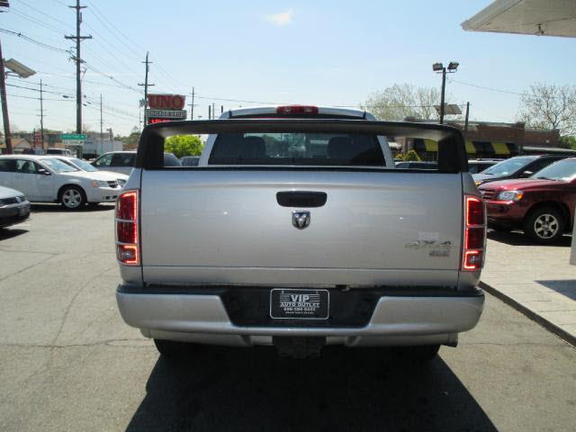 Dodge Ram 1500 2005 photo 2