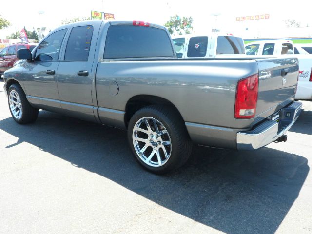 Dodge Ram 1500 2005 photo 2