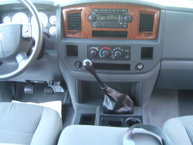 Dodge Ram 1500 2006 photo 18