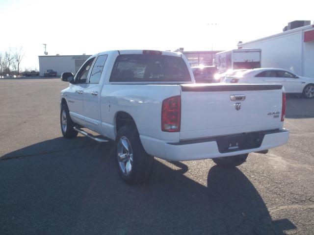 Dodge Ram 1500 SLT Pickup Truck