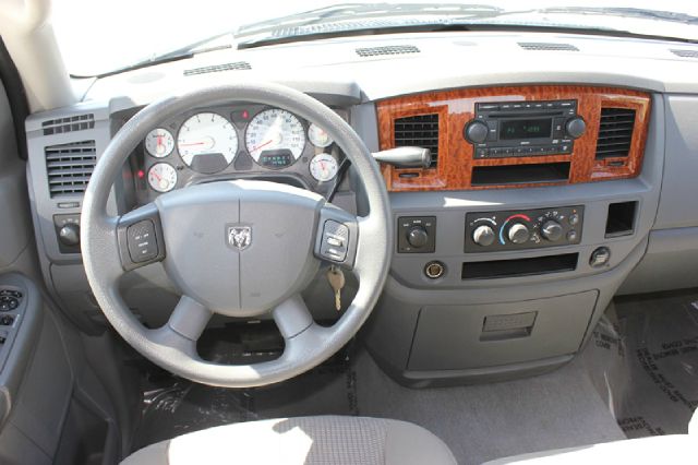 Dodge Ram 1500 2006 photo 3