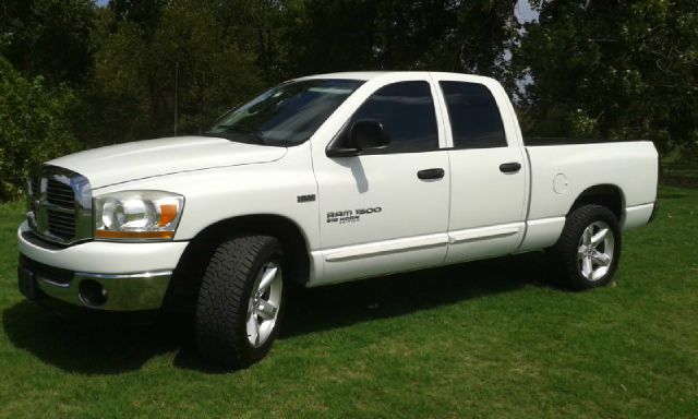 Dodge Ram 1500 2006 photo 2